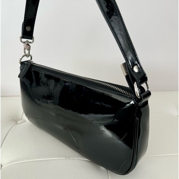 Trendy black patent baguette bag - Picture 6 of 10